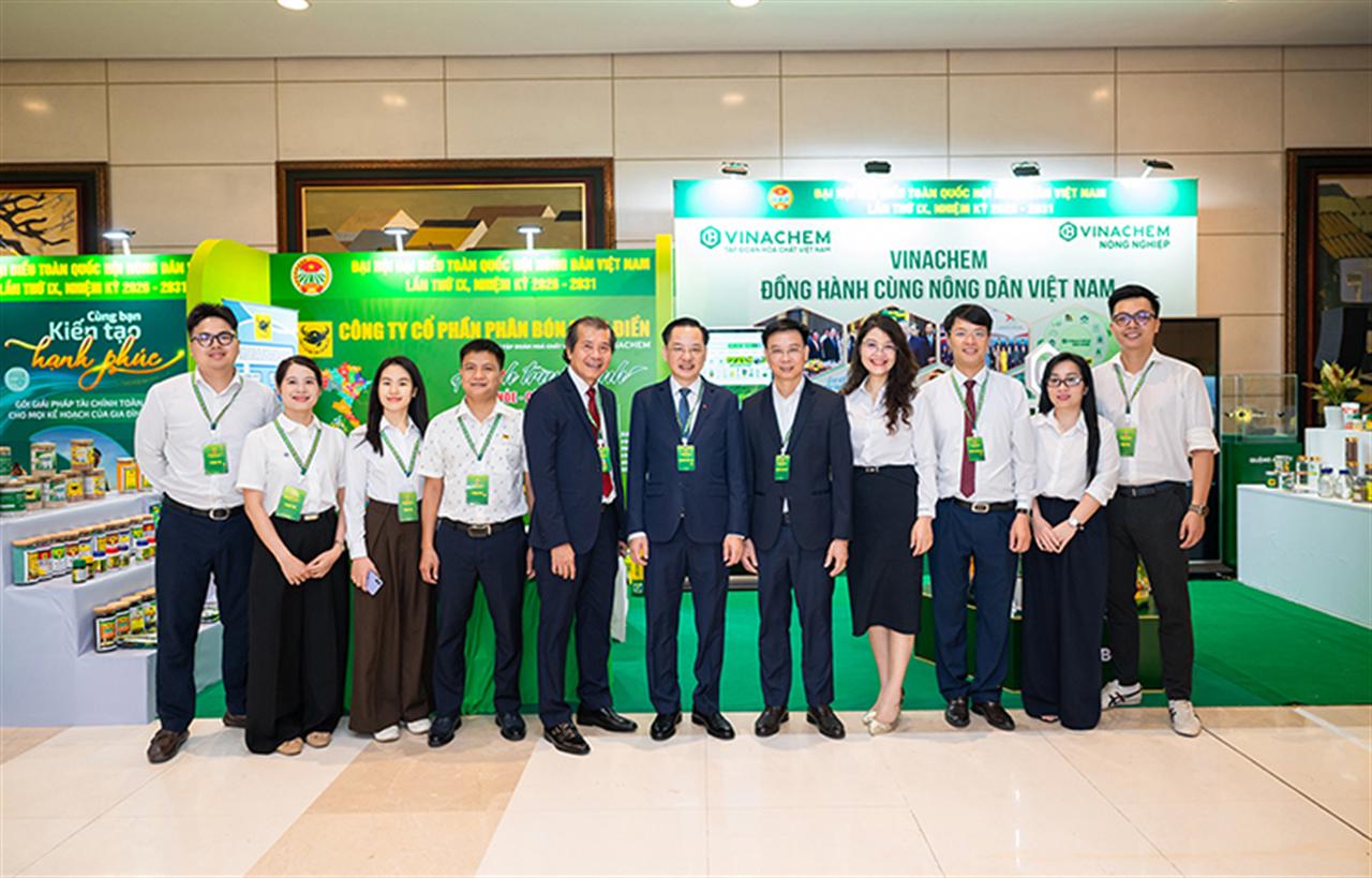 Mang giải pháp xanh đến đồng ruộng: Dấu ấn Vinachem tại Đại hội Đại biểu toàn quốc Hội Nông dân Việt Nam lần thứ IX