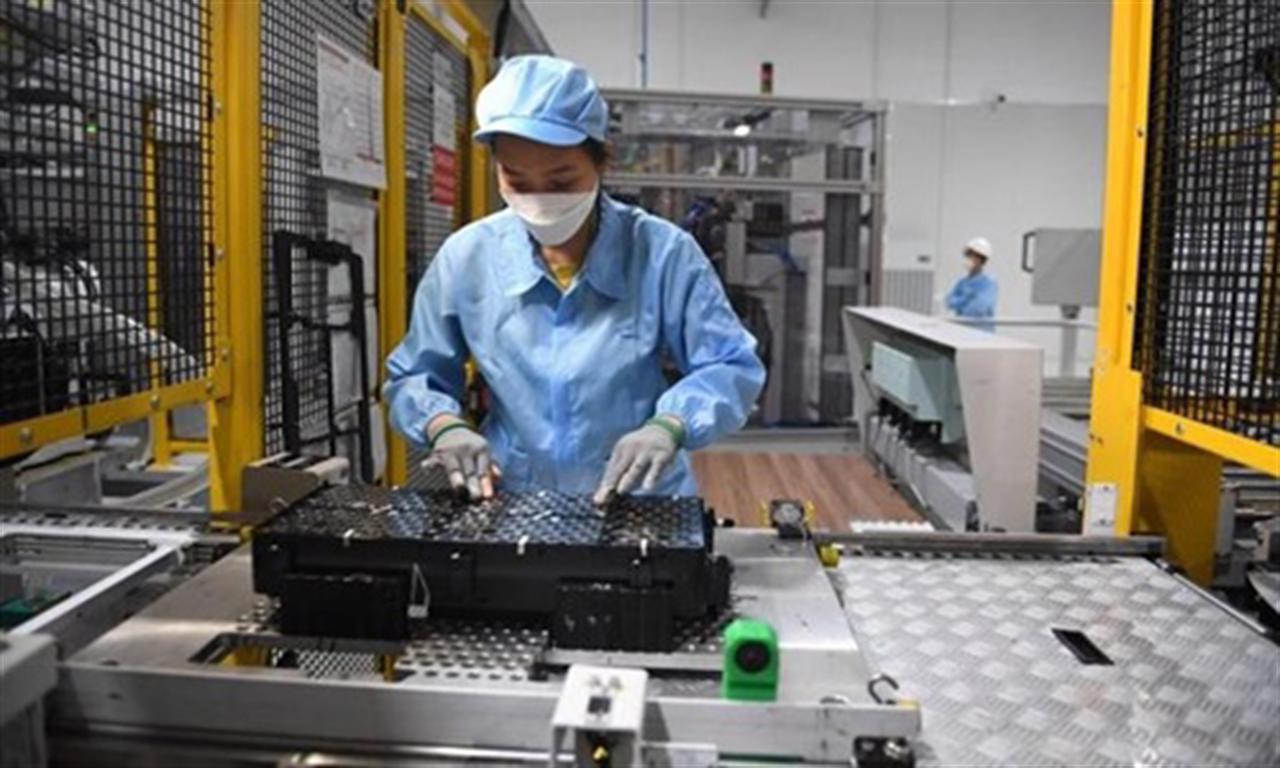 China fuels EV battery boom as industry landscape shifts, Adamas says