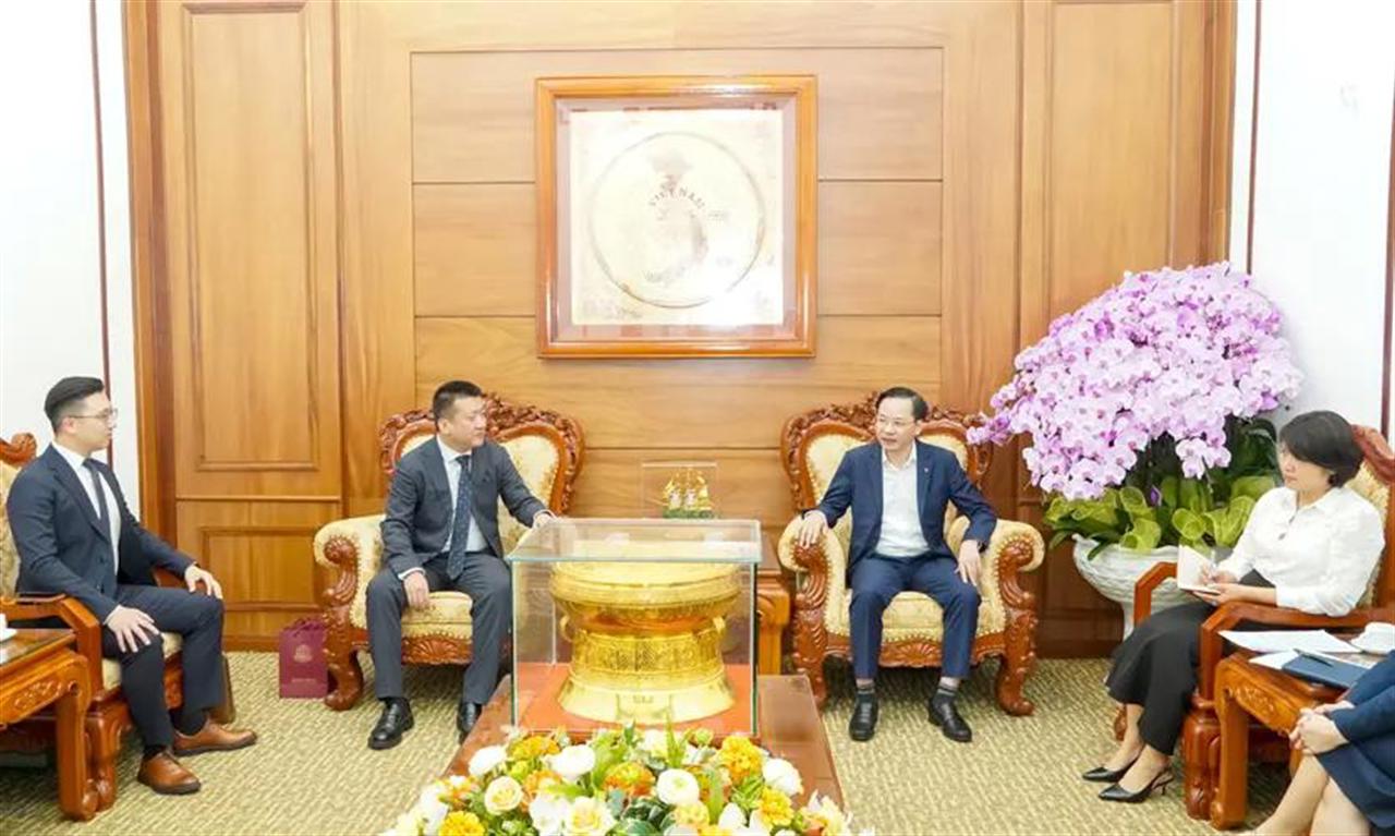 Tổng Giám đốc Nguyễn Hữu Tú tiếp và làm việc với Tập đoàn Tam Nhạc Sơn Đông (Trung Quốc)