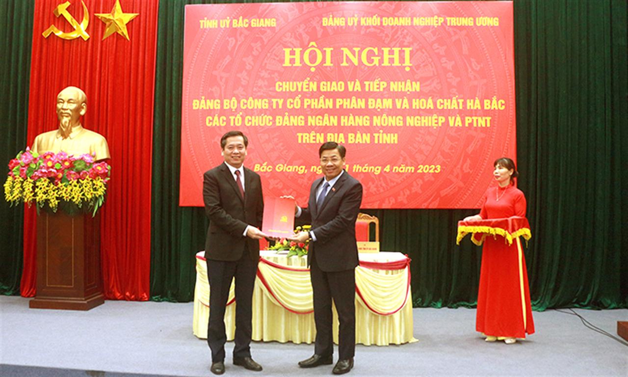 Hội nghị chuyển giao, tiếp nhận Đảng bộ Công ty CP Phân đạm và Hóa chất Hà Bắc về Đảng bộ Tập đoàn Hóa chất Việt Nam