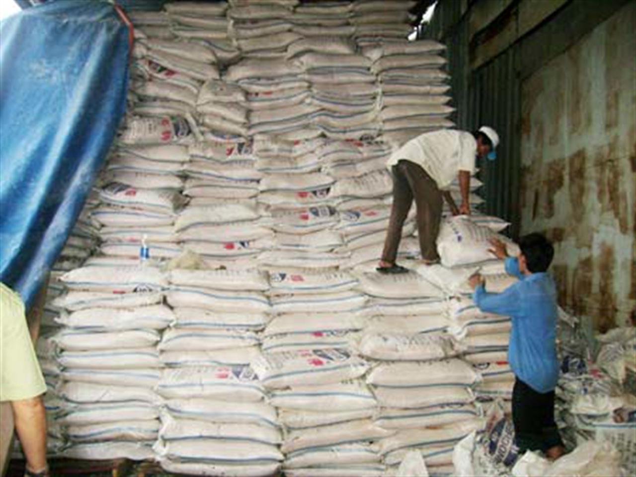 DN xuất nhập khẩu cần thận trọng khi ký kết hợp đồng