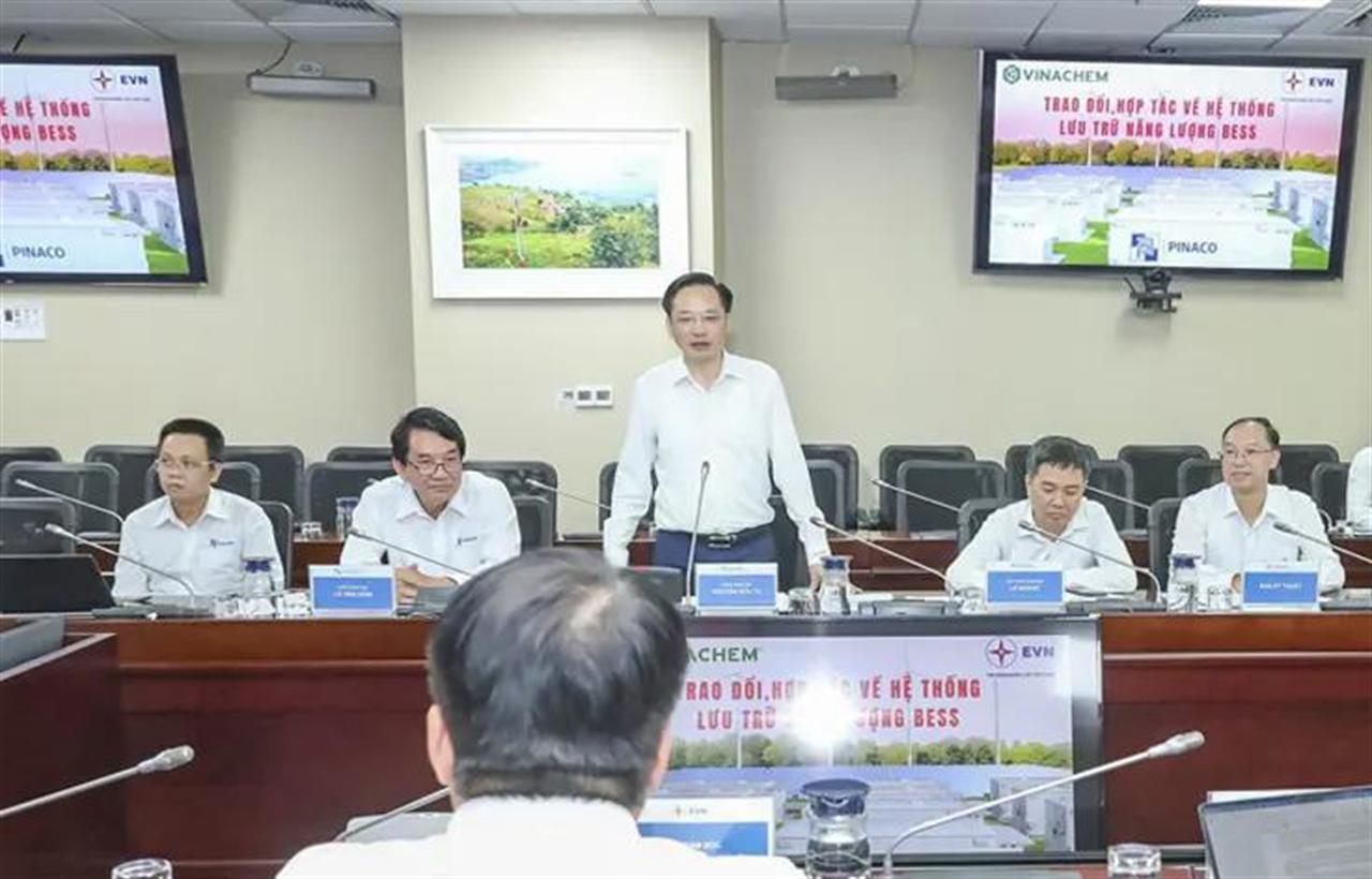 Vinachem và EVN trao đổi định hướng hợp tác phát triển hệ thống pin lưu trữ năng lượng