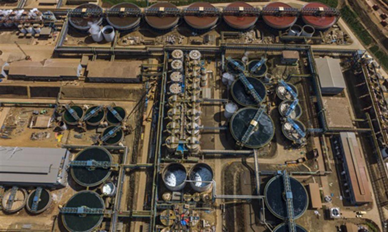 Chinese zinc smelters mull output cuts amid tighter supplies of zinc concentrates