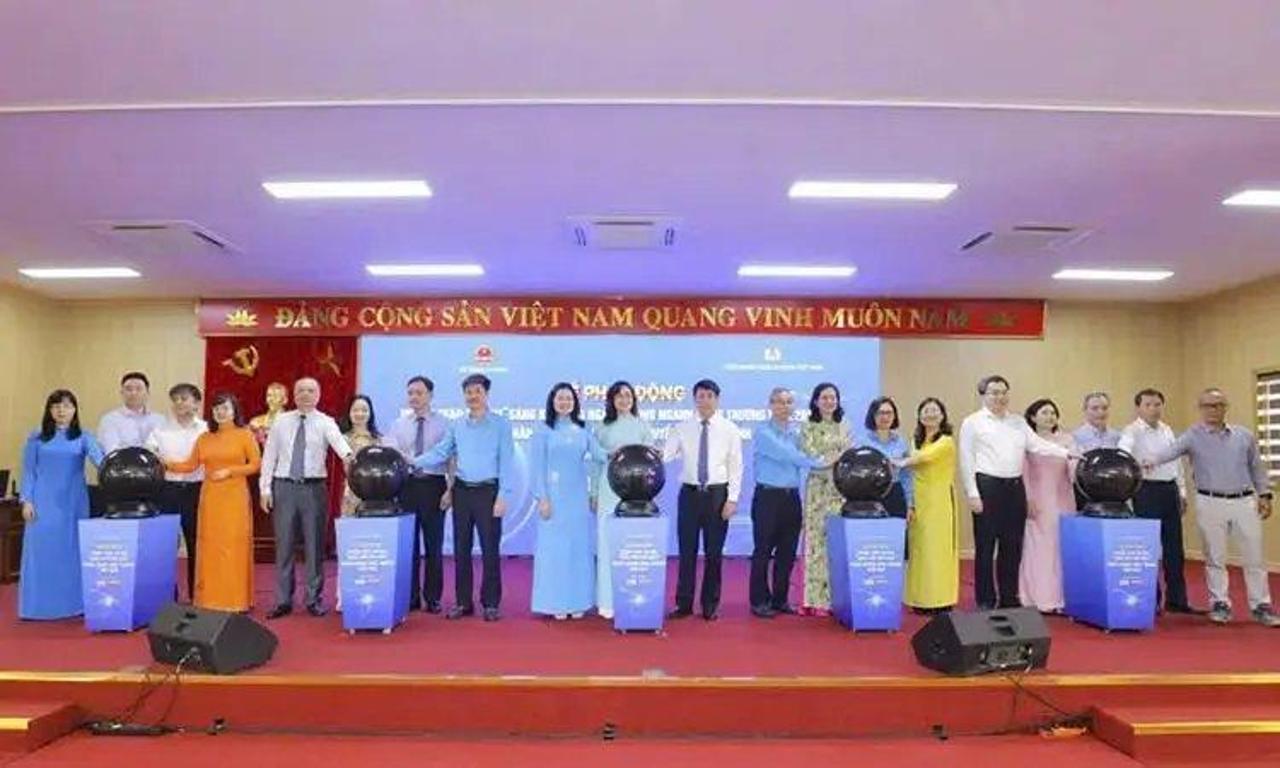 Vinachem Attends Launch of “Every Day an Initiative” Emulation Campaign for the Industry and Trade Sector