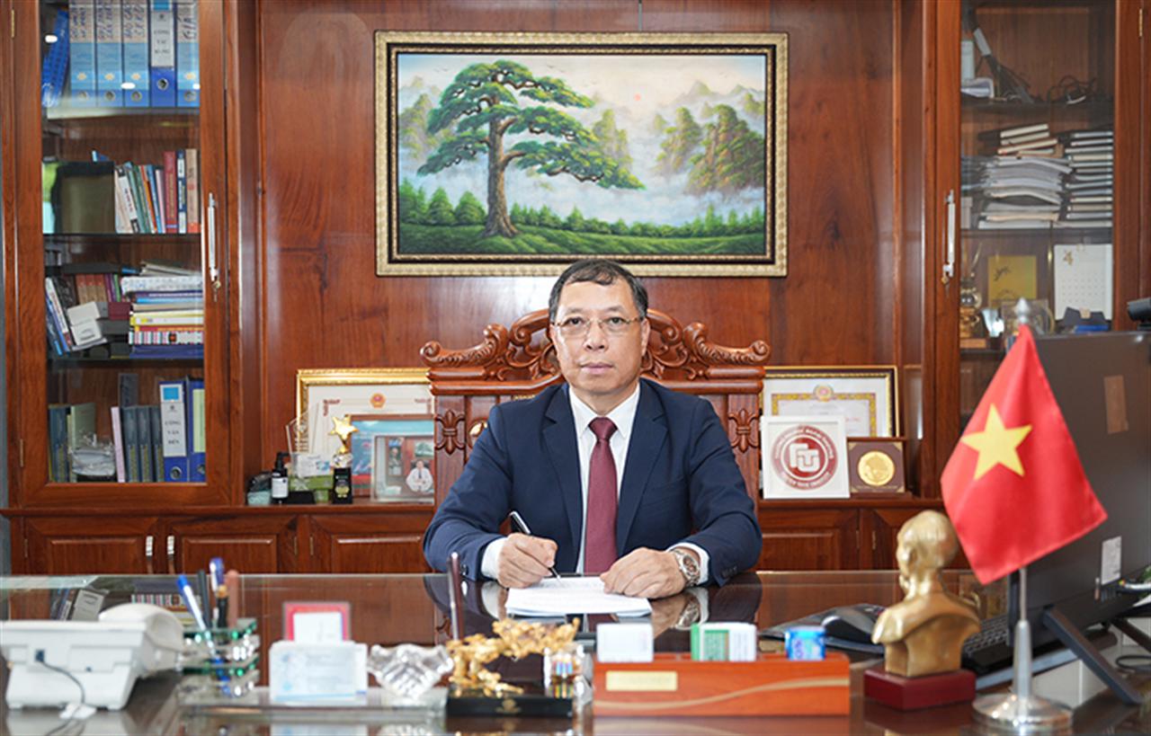 Mr. Văn Đình Hoan Elected Chairman of the Board of Directors of Viet Tri Chemical Joint Stock Company