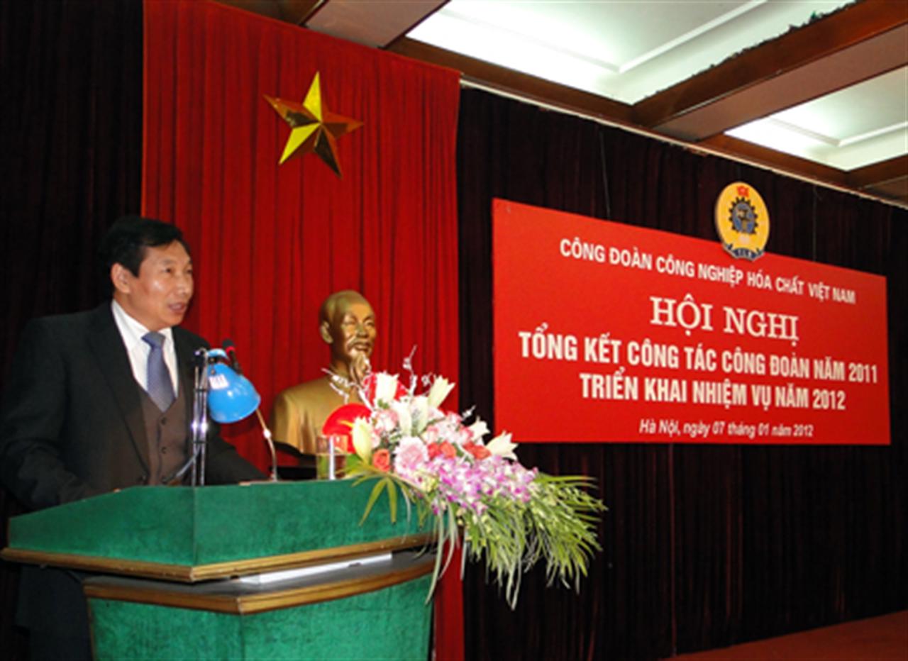 Người lao động ngành Hóa chất: Càng khó khăn càng đoàn kết