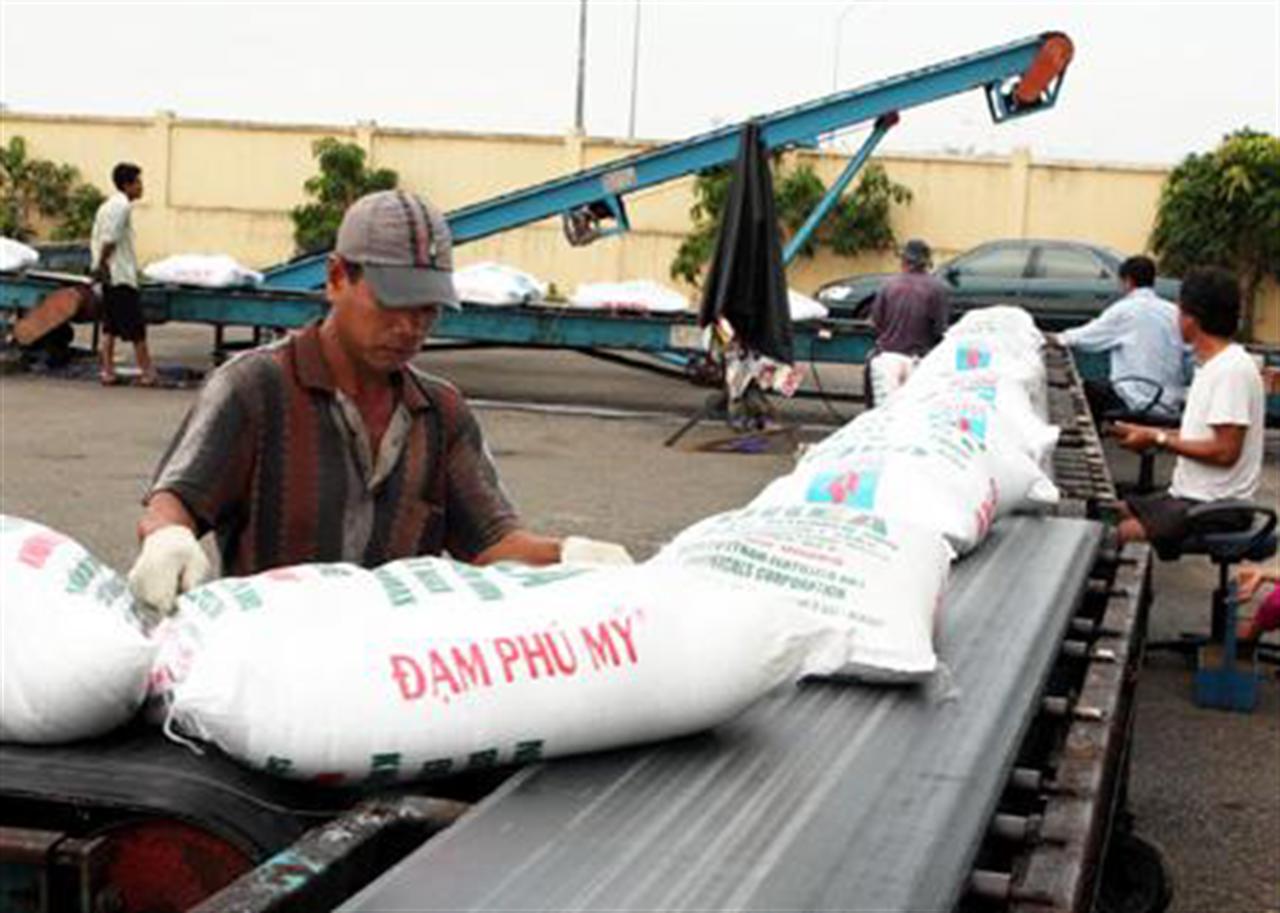 Phân bón dồi dào nguồn cung, giá ít biến động