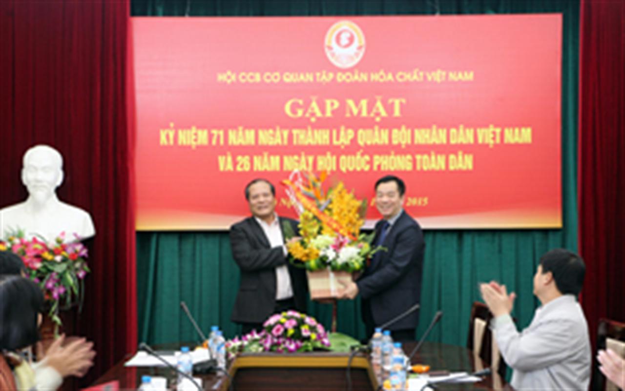 Hội CCB Tập đoàn “Gặp mặt kỷ niệm 71 ngày thành lập QĐND và 26 năm ngày hội Quốc phòng toàn dân