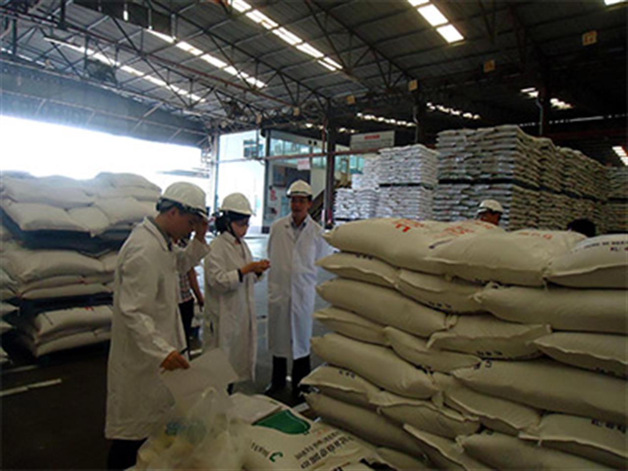 Sử dụng phân bón giả, nông dân mất tiền thật