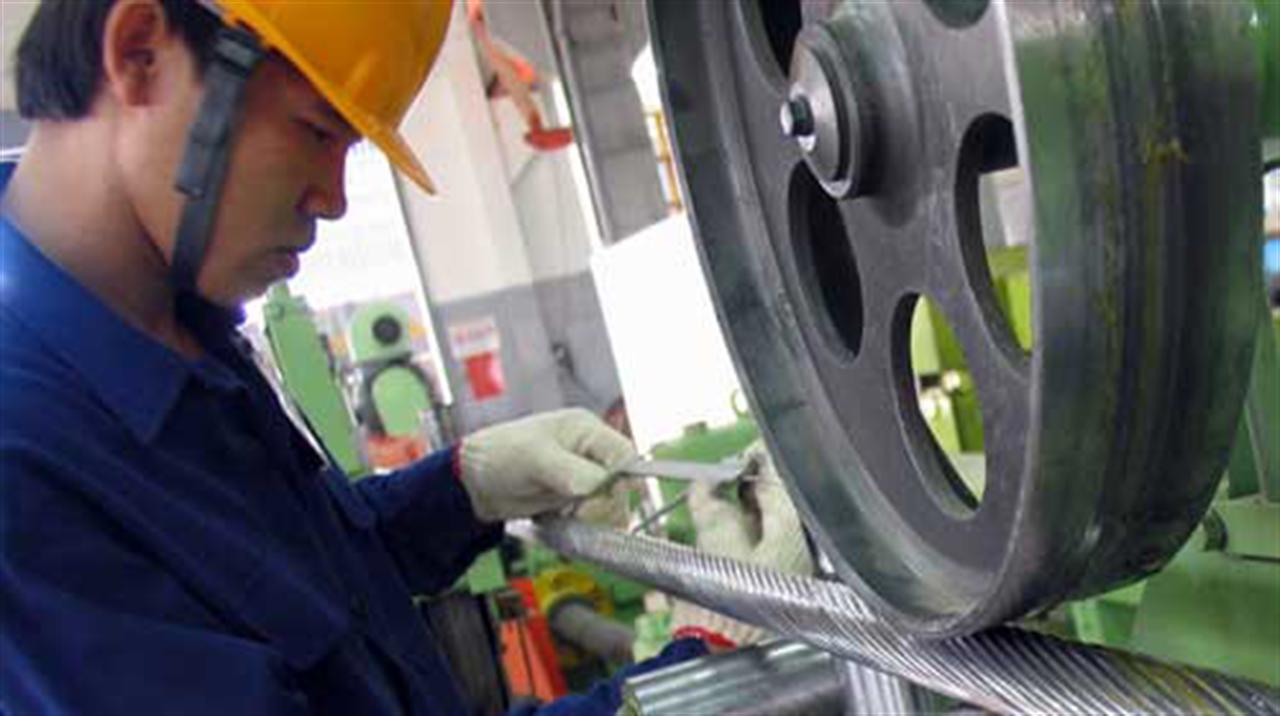 Ngân hàng lãi cao, doanh nghiệp khó khăn