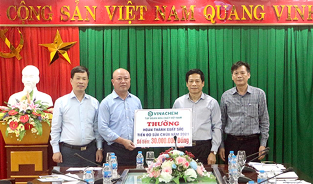 Chủ tịch HĐTV Tập đoàn làm việc tại Công ty CP Phân đạm và Hóa chất Hà Bắc