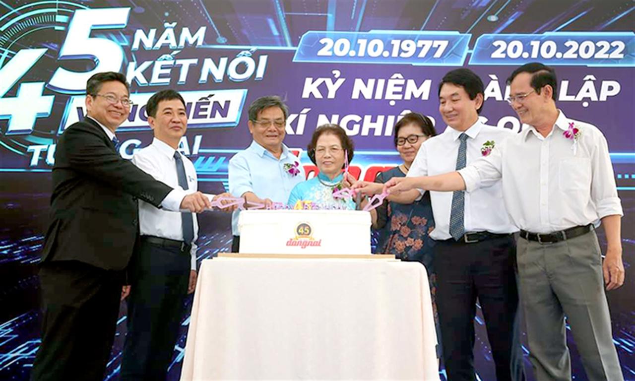 Xí nghiệp Ắc quy Đồng Nai: Tự hào hành trình 45 nămXí nghiệp Ắc quy Đồng Nai: Tự hào hành trình 45 năm