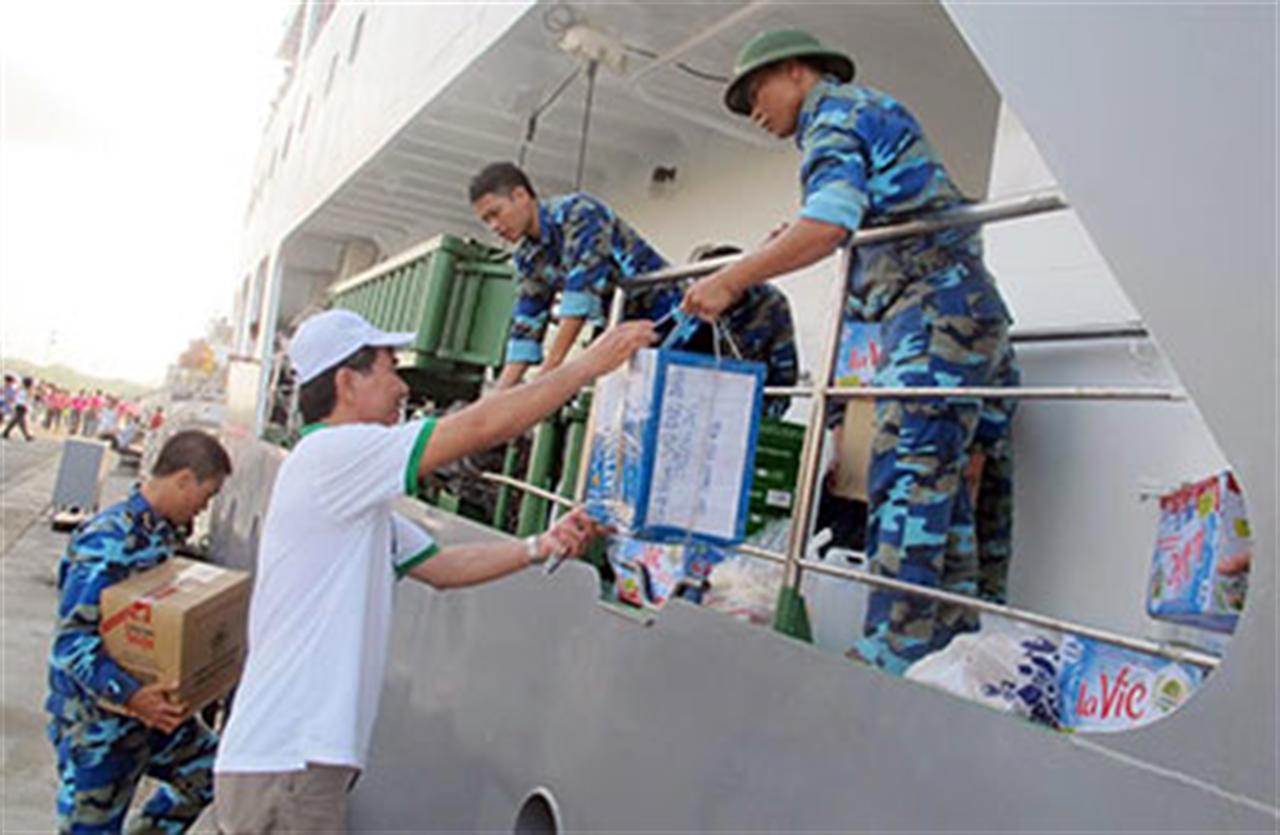 Đoàn công tác số 9 khởi hành thăm, tặng quà huyện đảo Trường Sa
