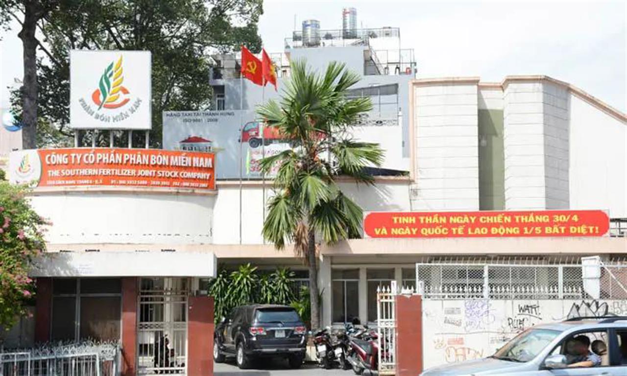 Applying Ho Chi Minh's thought on Party building and rectification in Party building work.