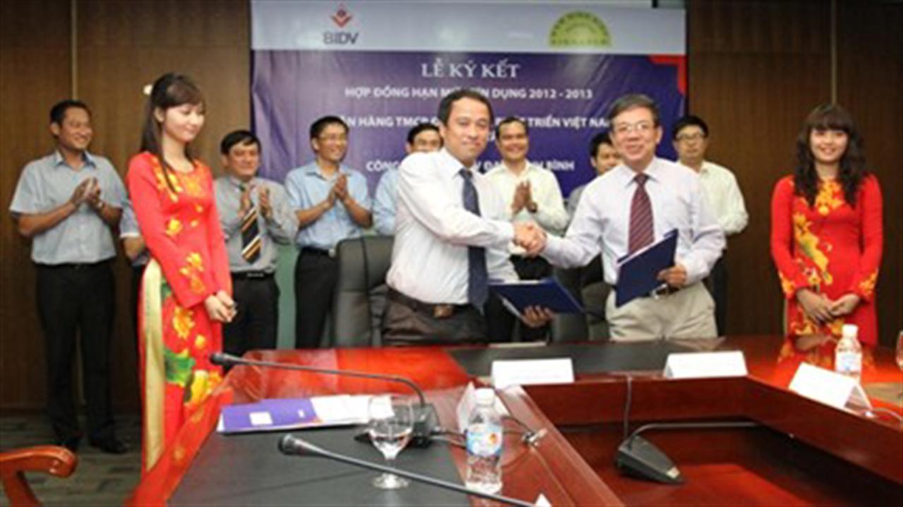 BIDV Tây Hồ và Công ty Đạm Ninh Bình ký hợp đồng tín dụng