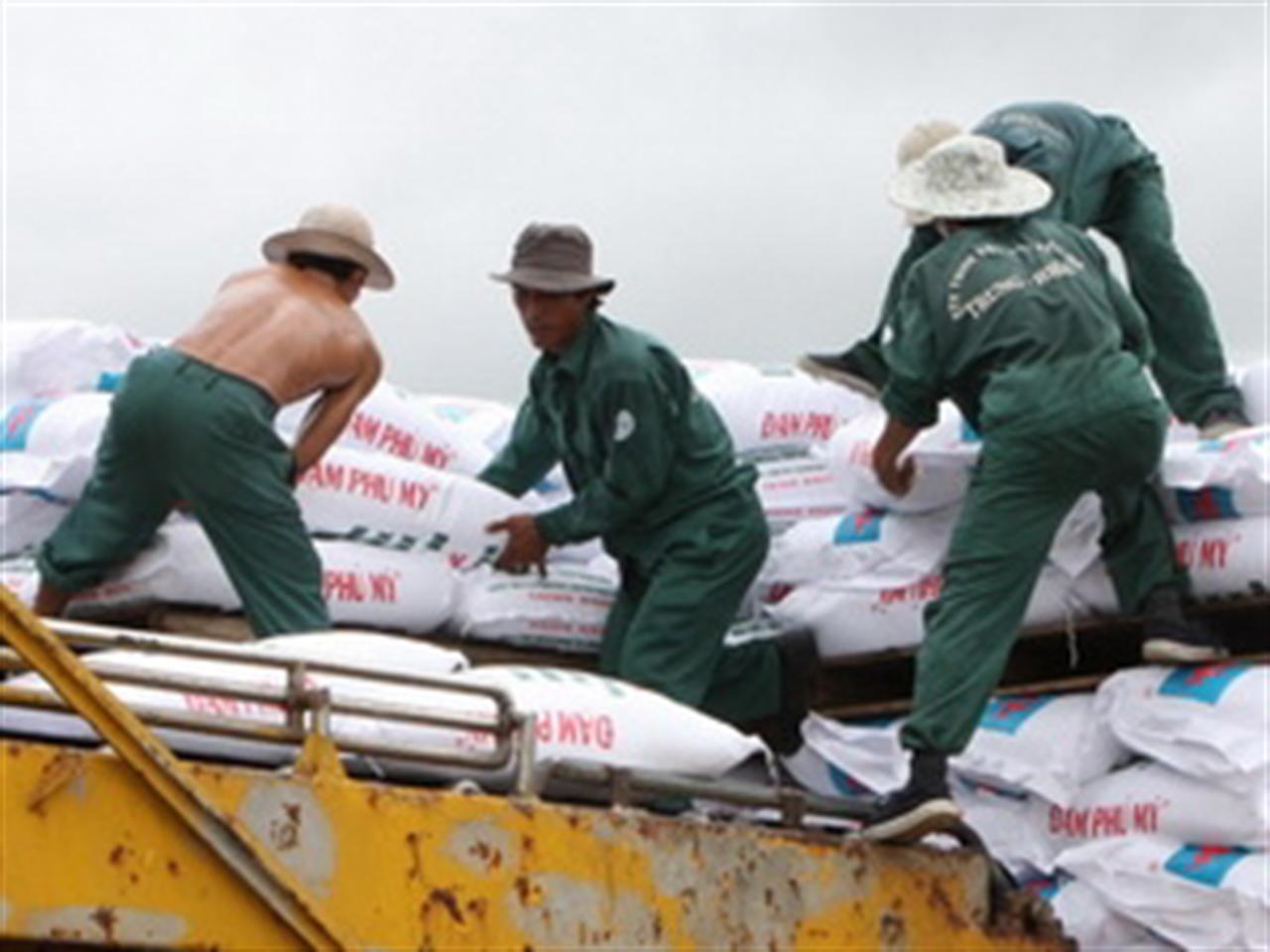 Giá phân đạm trong nước bằng mức giá thế giới