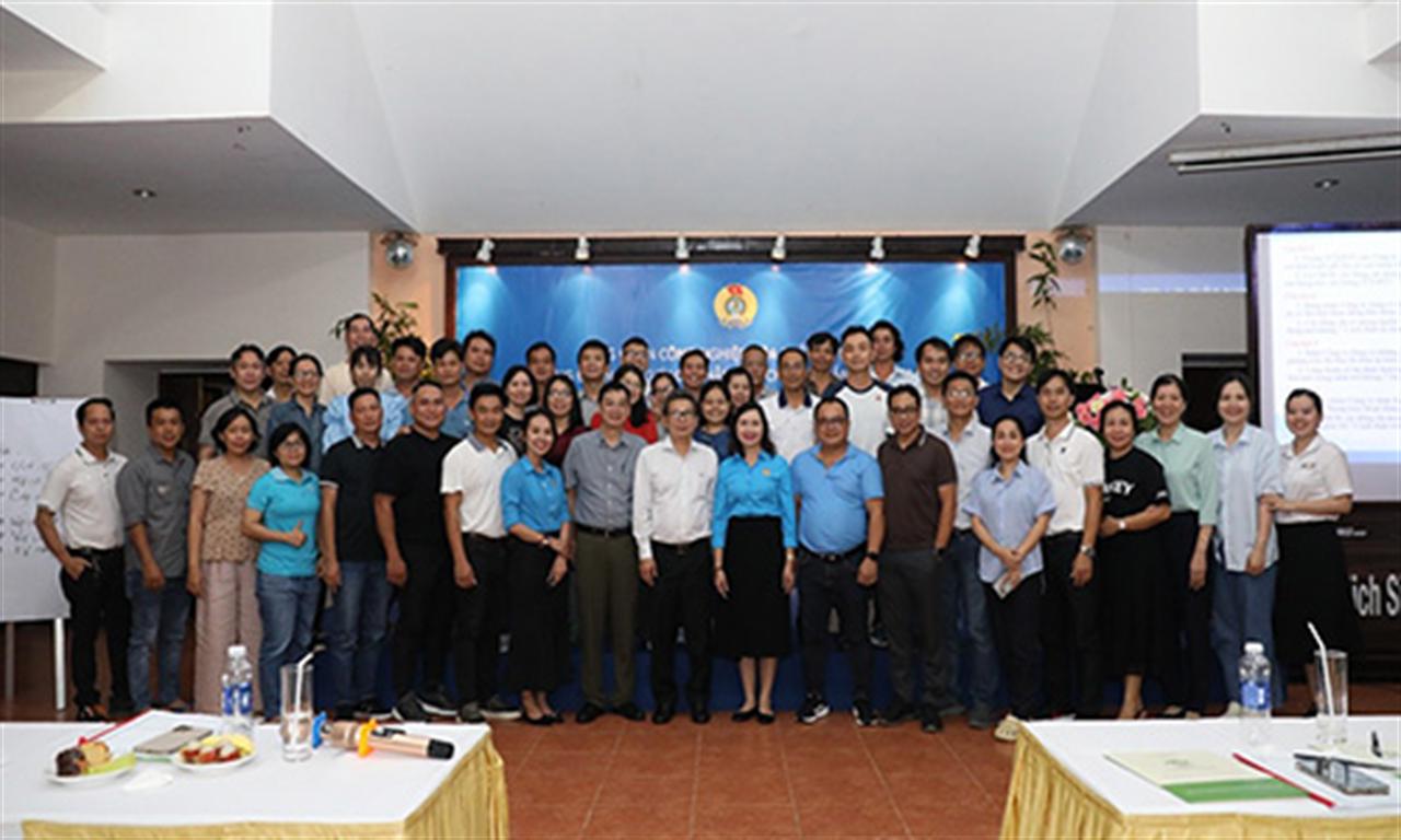 Công đoàn Công ty CP Hóa chất cơ bản Miền Nam tổ chức tập huấn cho cán bộ công đoàn nhiệm kỳ 2023 – 2028