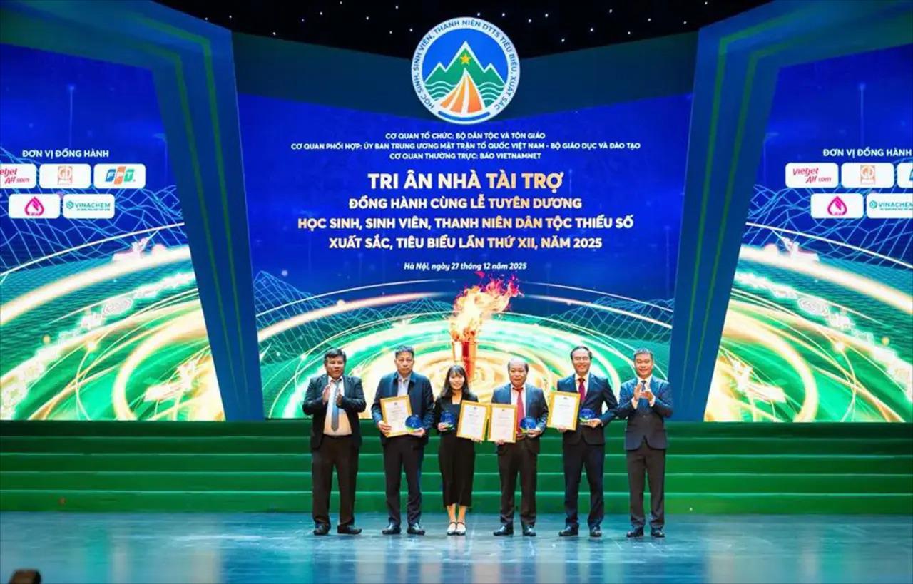 VINACHEM accompanies and sponsors the Ceremony to Honor Outstanding and Exemplary Ethnic Minority Pupils, Students, and Youth, 12th time – 2025