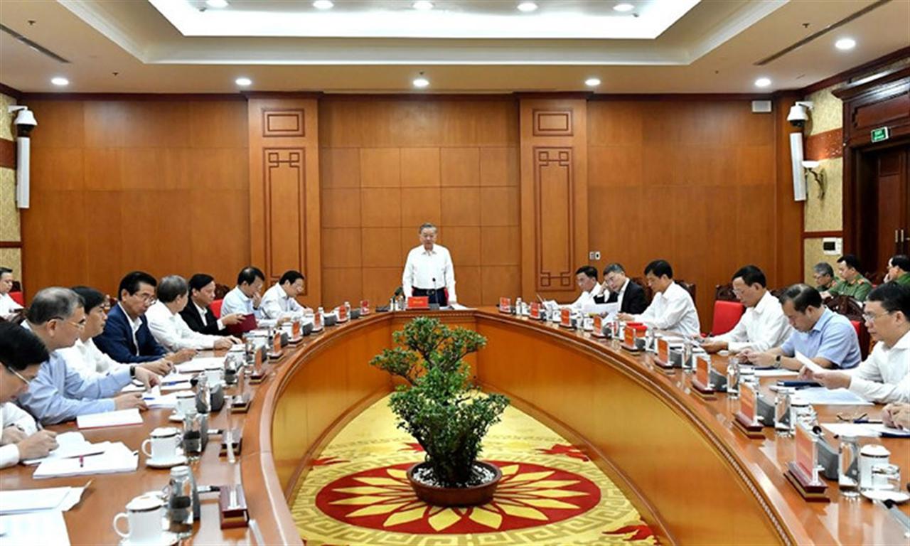 ĐẤU TRANH PHẢN BÁC CÁC QUAN ĐIỂM SAI TRÁI VỀ CÔNG TÁC PHÒNG, CHỐNG THAM NHŨNG, LÃNG PHÍ, TIÊU CỰC CỦA ĐẢNG