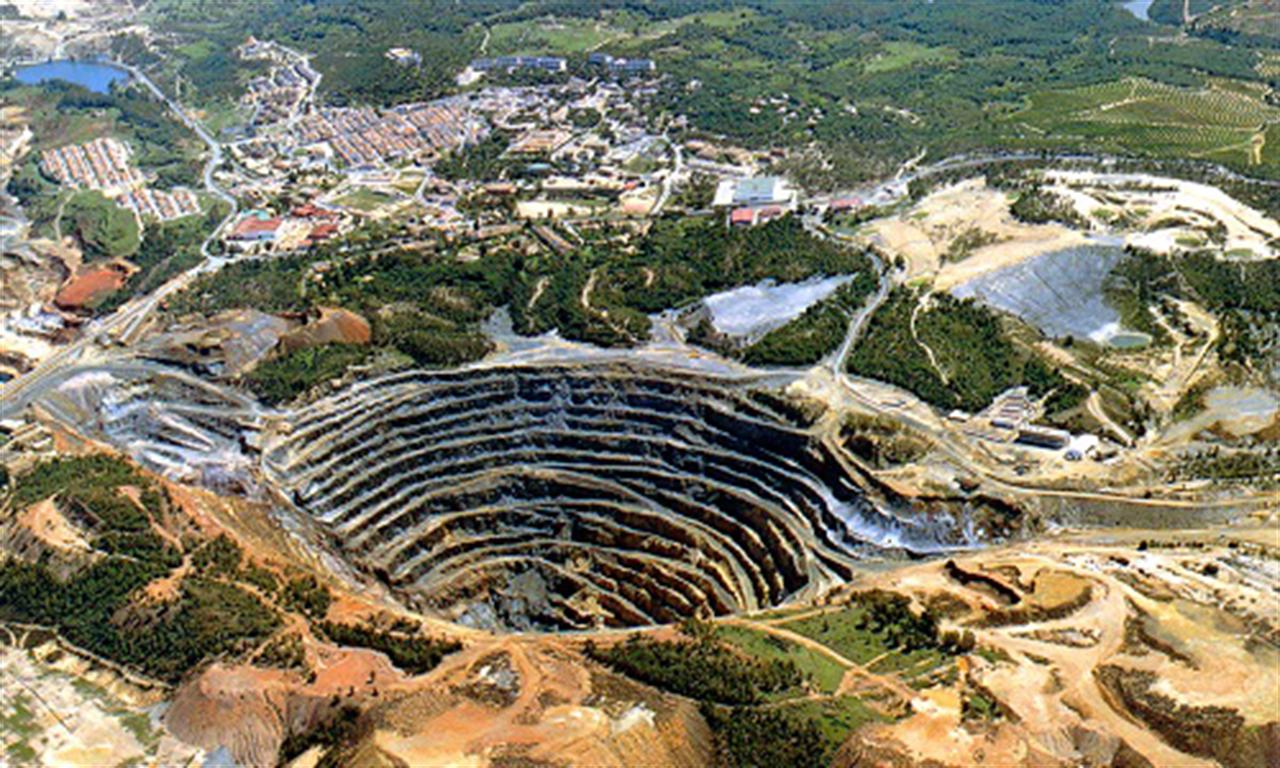 Rio Tinto profit drops 12% but iron ore giant returns more cash to investors