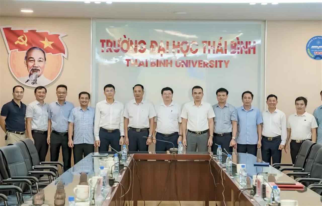 Công ty CP Phân đạm và Hóa chất Hà Bắc làm việc với Trường Đại học Thái Bình