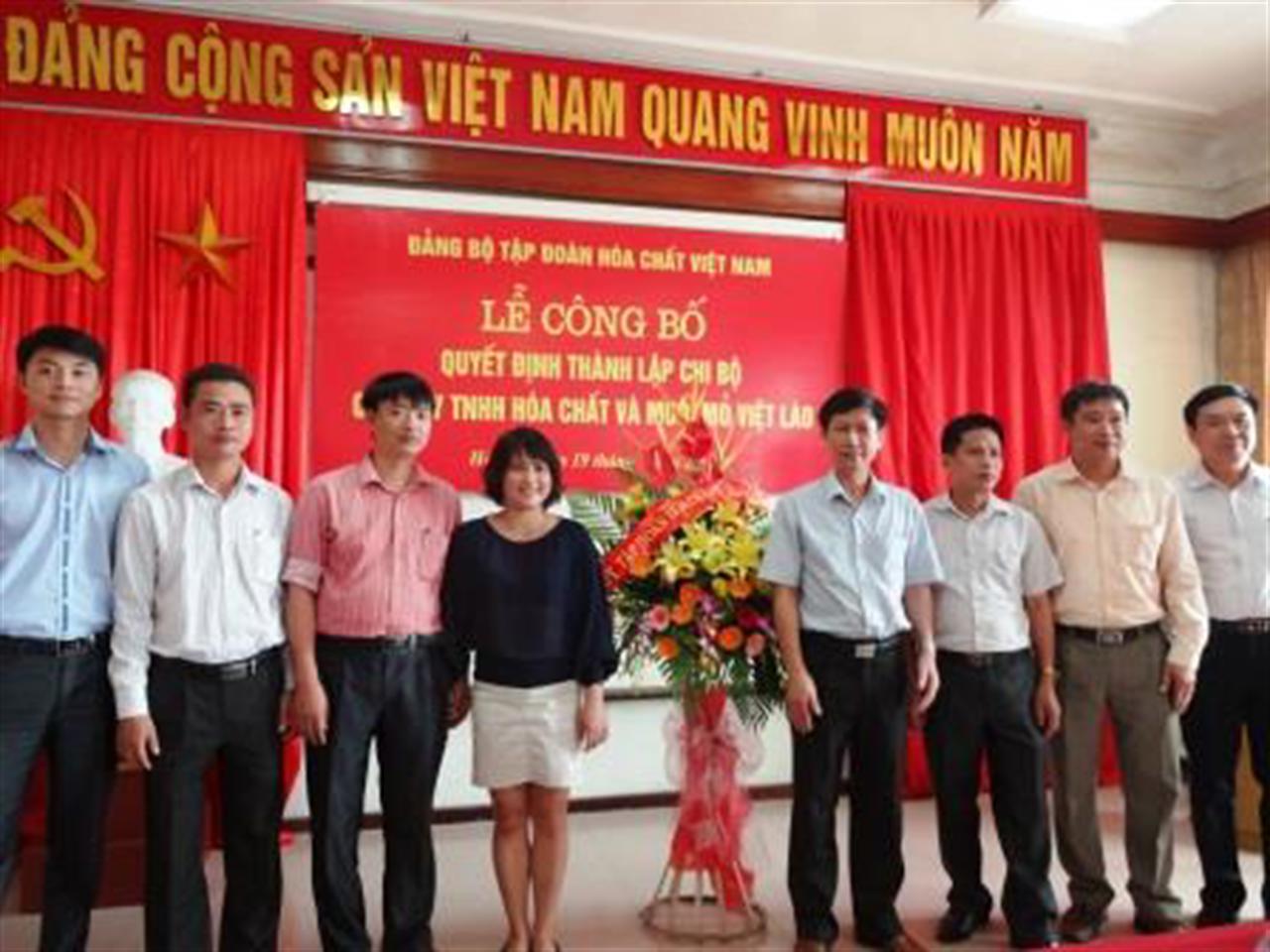 Thành lập chi bộ Công ty TNHH hoá chất và muối mỏ Việt Lào