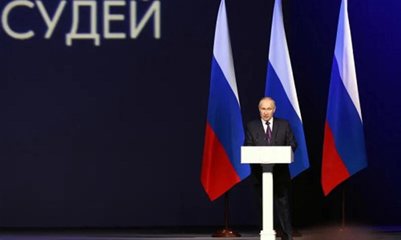 Moscow Reportedly Mulls Three Options to Retaliate Against EU Price Cap on Russian Oil