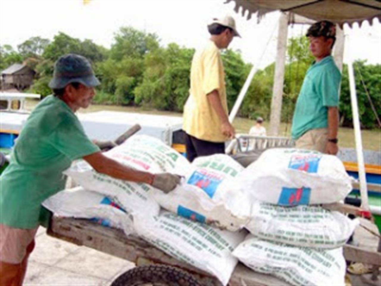 ĐBSCL: Giá phân bón diễn biến thất thường