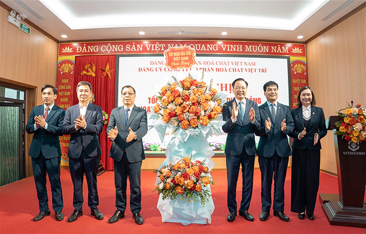 Đảng ủy Công ty CP Hóa chất Việt Trì tổ chức Hội nghị Tổng kết Công tác Đảng năm 2025, triển khai nhiệm vụ công tác năm 2026