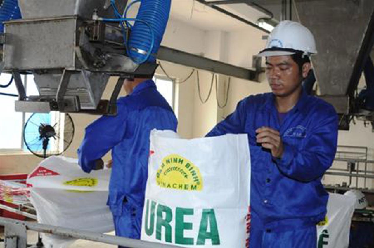 Tồn ứ 700.000 tấn phân bón