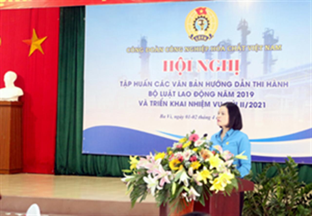 Tập huấn về các văn bản hướng dẫn thi hành một số điều của Bộ Luật Lao động năm 2019