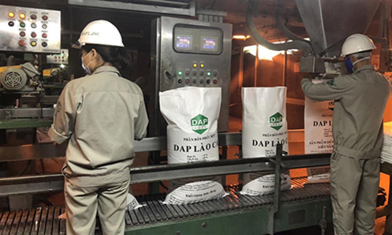 Bảo vệ nền tảng tư tưởng của Đảng đấu tranh phản bác các quan điểm sai trái, thù địch trên không gian mạng