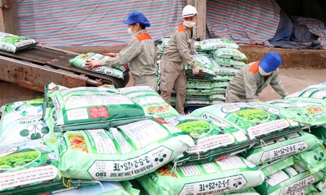 Doanh nghiệp kiến nghị giảm thuế xuất khẩu phân bón về 0%