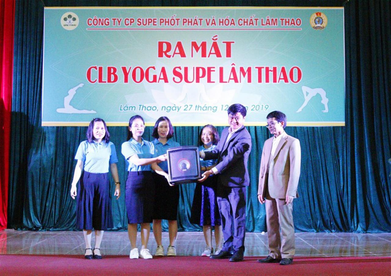 Công đoàn CTCP Supe Phốt phát và Hóa chất Lâm Thao ra mắt Câu lạc bộ Yoga