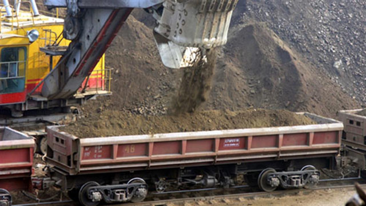 Đảm bảo vận chuyển gần 1,7 triệu tấn quặng a- pa- tít