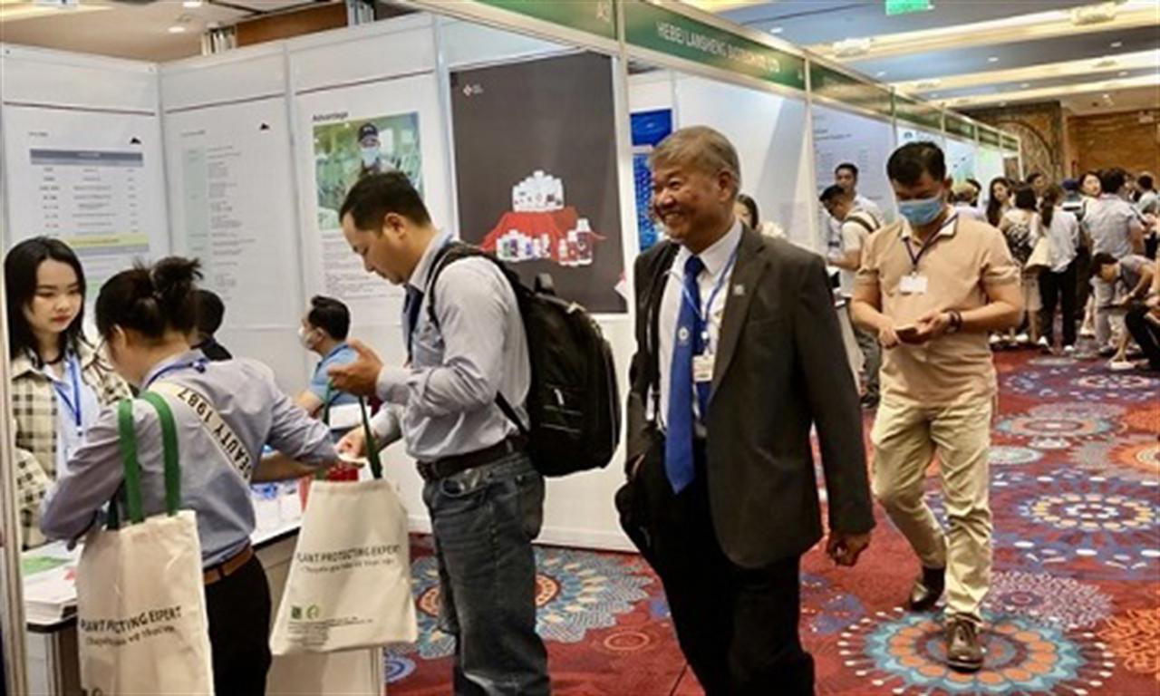 Int'l exhibition displays agricultural fertilisers, plant protection products