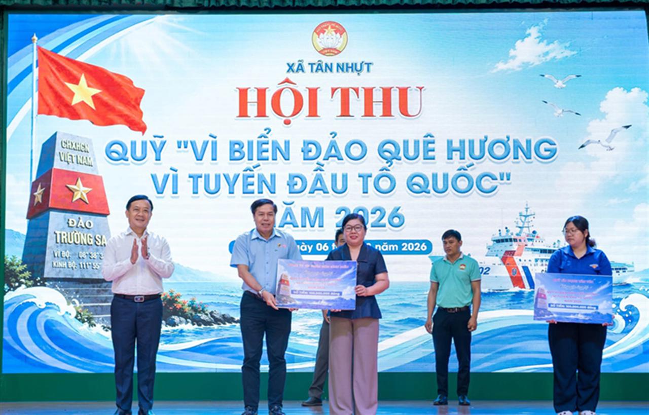 Bình Điền ủng hộ 100 triệu đồng cho Quỹ "Vì biển, đảo quê hương - Vì tuyến đầu Tổ quốc"