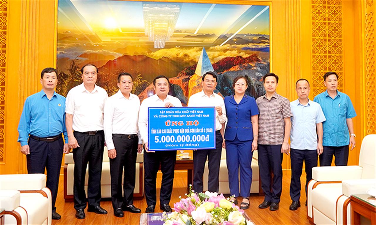 Tập đoàn Hóa chất Việt Nam, Công ty TNHH MTV Apatit Việt Nam ủng hộ nhân dân tỉnh Lào Cai 5 tỷ đồng khắc phục thiệt hại do mưa lũ