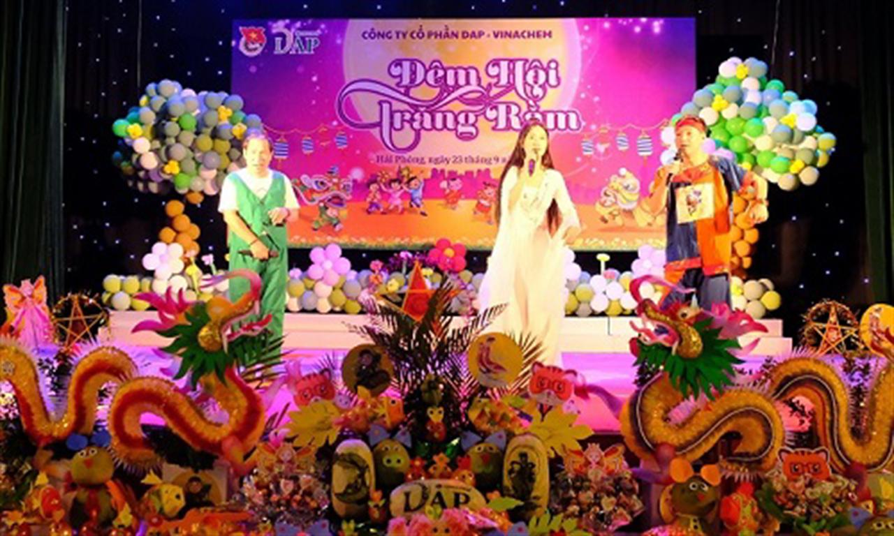 Con em người lao động Công ty DAP-Vinachem: Rộn ràng vui hội Trăng rằm