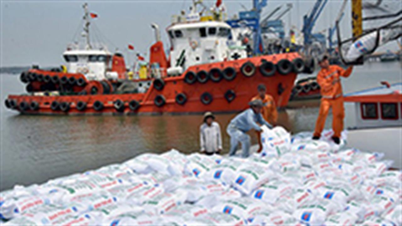 Giá phân bón xuất khẩu 10 tháng giảm 4,6%