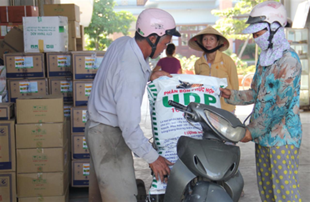 Giá phân bón tiếp tục giảm nhẹ