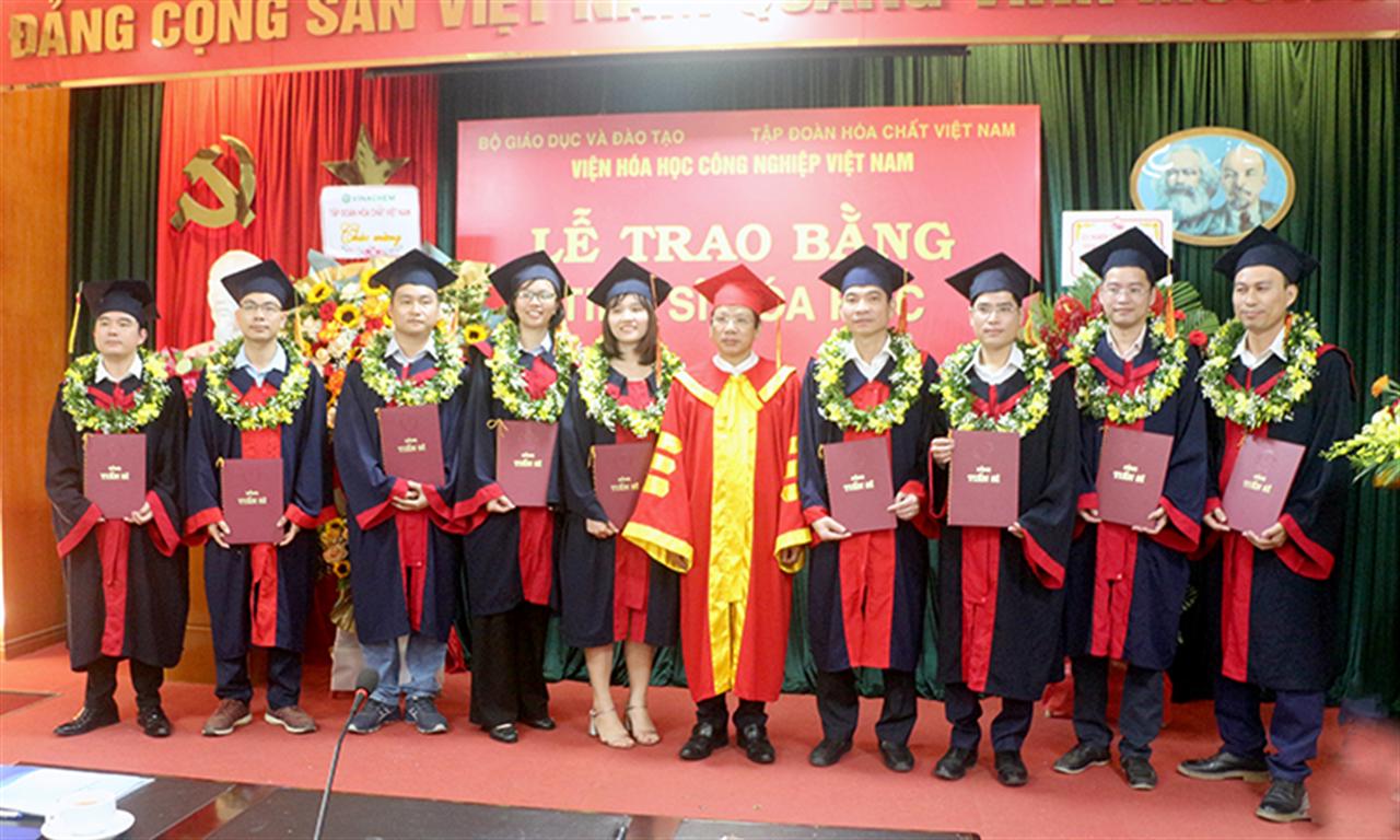 Viện Hóa học Công nghiệp Việt Nam: Lễ trao bằng tốt nghiệp Tiến sĩ Hóa học