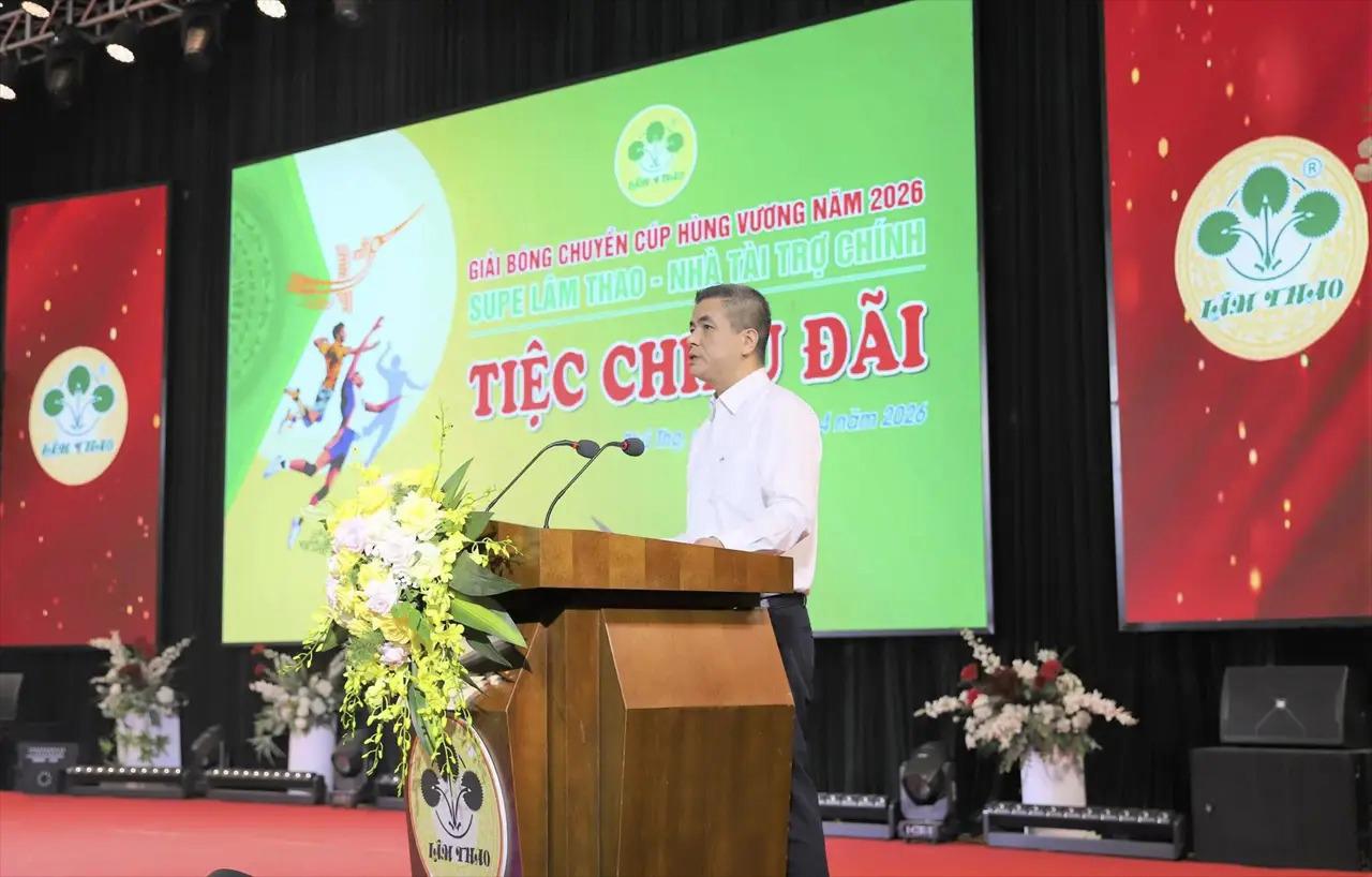 Supe Lam Thao Meets with Hung Vuong Cup Volleyball Clubs, Second Year of Sponsorship