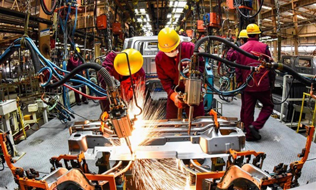 China hits back against Western sanctions