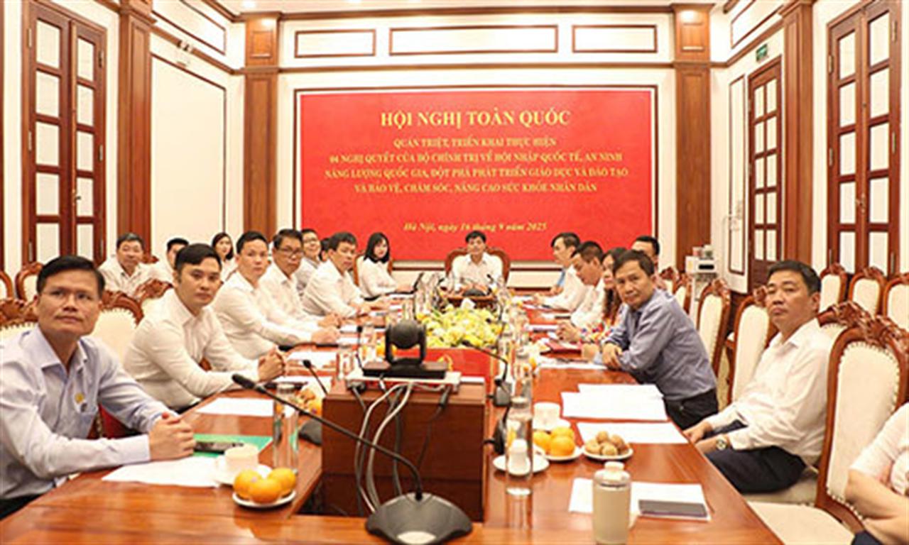 Đảng ủy VINACHEM tham dự Hội nghị toàn quốc quán triệt, triển khai thực hiện Nghị quyết số 59, Nghị quyết số 70, Nghị quyết số 71 và Nghị quyết số 72 của Bộ Chính trị