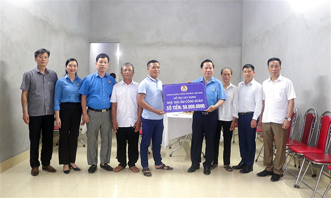Hỗ trợ "Mái ấm Công đoàn" cho đoàn viên có hoàn cảnh khó khăn