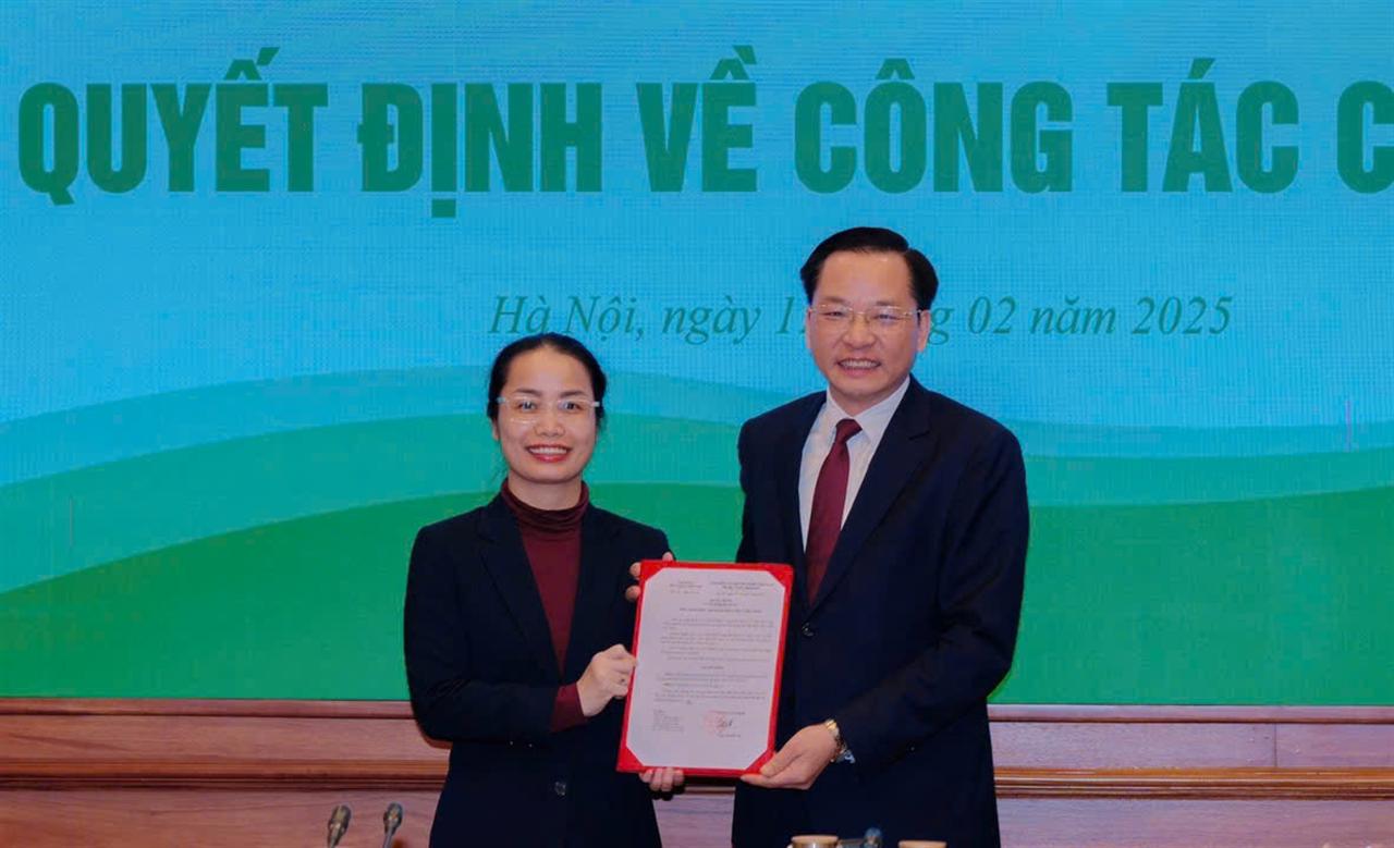 Công bố Quyết định bổ nhiệm lại bà Bùi Thị Thanh Giang giữ chức vụ Phó Trưởng ban Kế hoạch Kinh doanh Tập đoàn Hóa chất Việt Nam