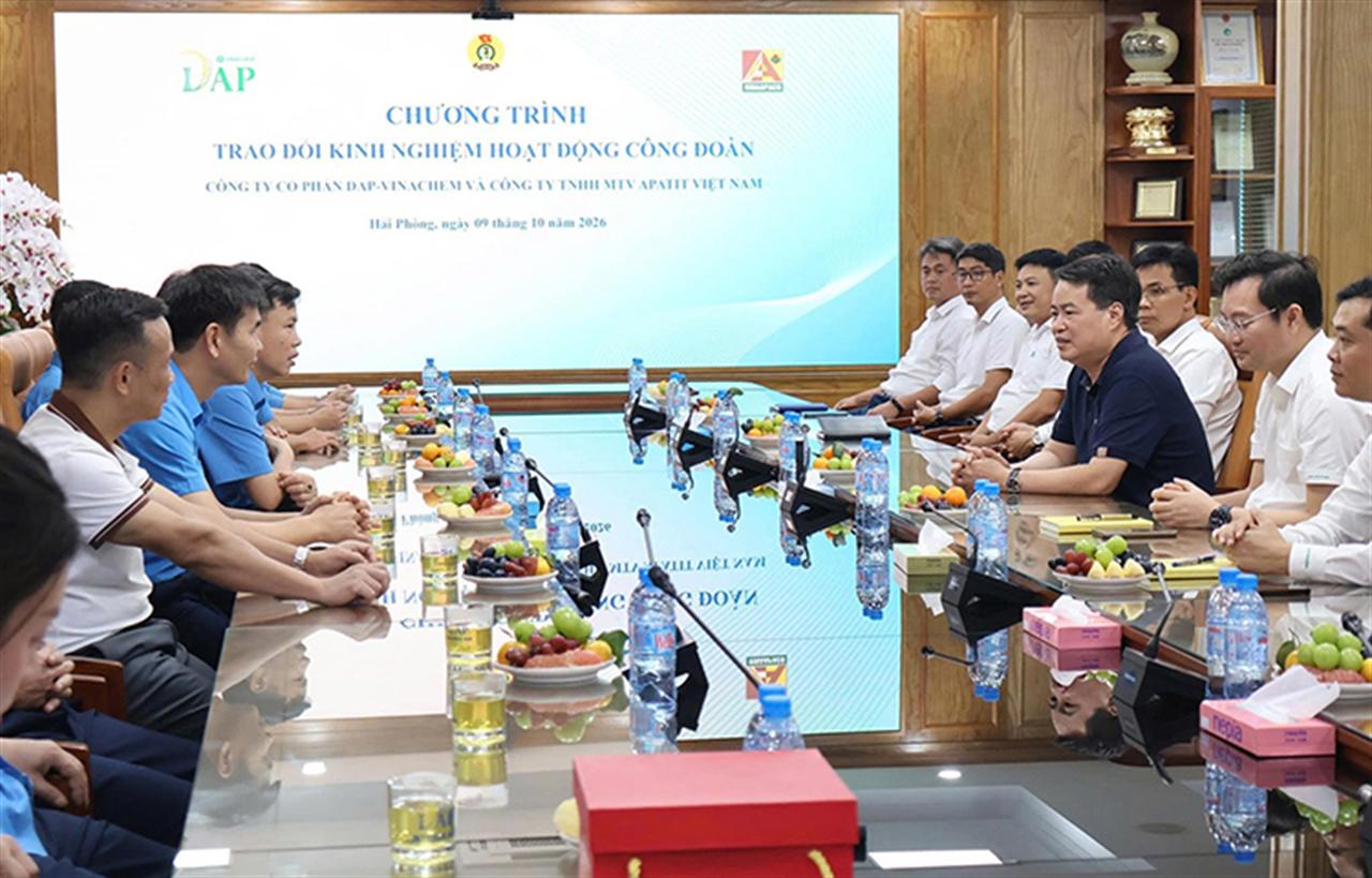DAP-Vinachem và Apatit Việt Nam trao đổi kinh nghiệm, nâng cao hiệu quả hoạt động Công đoàn