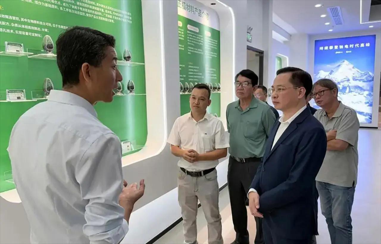 Vinachem Delegation Visits China: Promoting Cooperation in Next-Generation Energy Storage Technologies