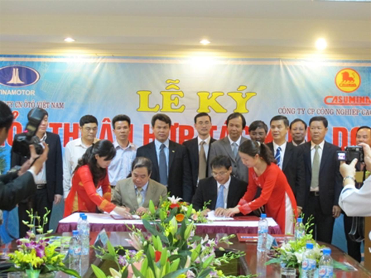 Vinamotor và Casumina ký thoả thuận hợp tác kinh doanh